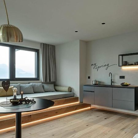 My Spring - Panoramic Suites ลานา ภายนอก รูปภาพ