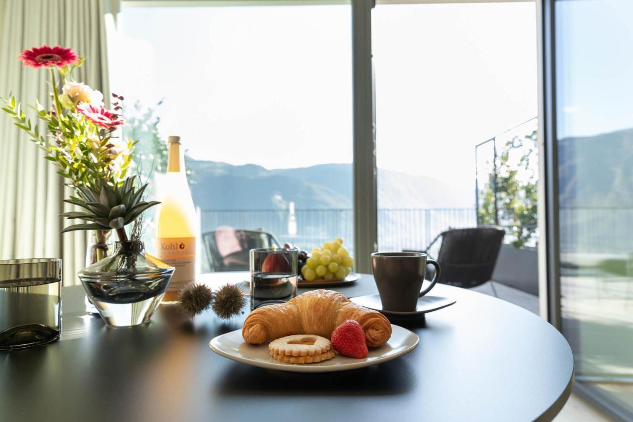 My Spring - Panoramic Suites ลานา ภายนอก รูปภาพ