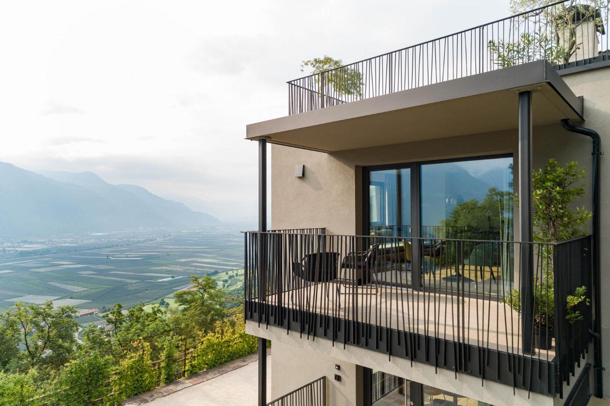 My Spring - Panoramic Suites ลานา ภายนอก รูปภาพ